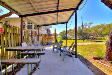 Lake House Fantasy Oaks Lodge! 1 mile from the boat ramp! Pet Friendly! 1.36 Acres, , on Gulf of Mexico - Aransas Pass in Texas - Lakehouse Vacation Rental - Lake Home for rent on LakeHouseVacations.com