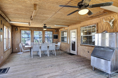 Lake House Fantasy Oaks Lodge! 1 mile from the boat ramp! Pet Friendly! 1.36 Acres, , on Gulf of Mexico - Aransas Pass in Texas - Lakehouse Vacation Rental - Lake Home for rent on LakeHouseVacations.com