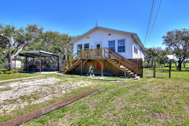 Lake House Fantasy Oaks Lodge! 1 mile from the boat ramp! Pet Friendly! 1.36 Acres, , on Gulf of Mexico - Aransas Pass in Texas - Lakehouse Vacation Rental - Lake Home for rent on LakeHouseVacations.com