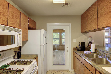 Lake House Fantasy Oaks Lodge! 1 mile from the boat ramp! Pet Friendly! 1.36 Acres, , on Gulf of Mexico - Aransas Pass in Texas - Lakehouse Vacation Rental - Lake Home for rent on LakeHouseVacations.com
