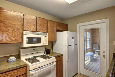Lake House Fantasy Oaks Lodge! 1 mile from the boat ramp! Pet Friendly! 1.36 Acres, , on Gulf of Mexico - Aransas Pass in Texas - Lakehouse Vacation Rental - Lake Home for rent on LakeHouseVacations.com