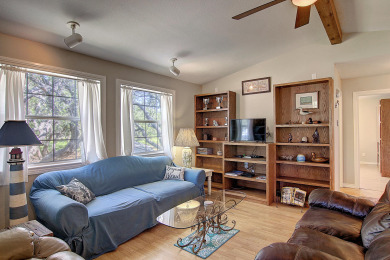 Lake House Fantasy Oaks Lodge! 1 mile from the boat ramp! Pet Friendly! 1.36 Acres, , on Gulf of Mexico - Aransas Pass in Texas - Lakehouse Vacation Rental - Lake Home for rent on LakeHouseVacations.com