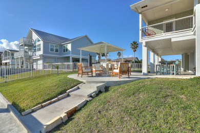 Lake House Royal Estes! Large Home! Canal front! Private pool! Firepit!, , on Gulf of Mexico - Aransas Pass in Texas - Lakehouse Vacation Rental - Lake Home for rent on LakeHouseVacations.com