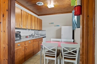 Lake House HOT DEAL! CAN'T STAY A WEEK, 3 NITE MIN! COZY COTTAGE! SHORT WALK TO BEACH!, , on Atlantic Beach in North Carolina - Lakehouse Vacation Rental - Lake Home for rent on LakeHouseVacations.com