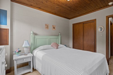 Lake House HOT DEAL! CAN'T STAY A WEEK, 3 NITE MIN! COZY COTTAGE! SHORT WALK TO BEACH!, , on Atlantic Beach in North Carolina - Lakehouse Vacation Rental - Lake Home for rent on LakeHouseVacations.com