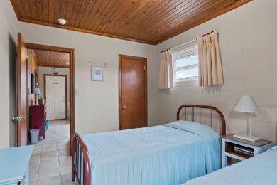 Lake House HOT DEAL! CAN'T STAY A WEEK, 3 NITE MIN! COZY COTTAGE! SHORT WALK TO BEACH!, , on Atlantic Beach in North Carolina - Lakehouse Vacation Rental - Lake Home for rent on LakeHouseVacations.com