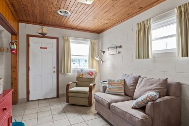 Lake House HOT DEAL! CAN'T STAY A WEEK, 3 NITE MIN! COZY COTTAGE! SHORT WALK TO BEACH!, , on Atlantic Beach in North Carolina - Lakehouse Vacation Rental - Lake Home for rent on LakeHouseVacations.com