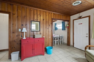 Lake House HOT DEAL! CAN'T STAY A WEEK, 3 NITE MIN! COZY COTTAGE! SHORT WALK TO BEACH!, , on Atlantic Beach in North Carolina - Lakehouse Vacation Rental - Lake Home for rent on LakeHouseVacations.com