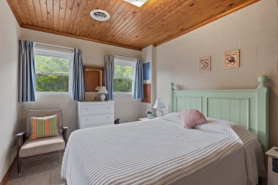 Lake House HOT DEAL! CAN'T STAY A WEEK, 3 NITE MIN! COZY COTTAGE! SHORT WALK TO BEACH!, , on Atlantic Beach in North Carolina - Lakehouse Vacation Rental - Lake Home for rent on LakeHouseVacations.com
