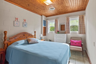 Lake House HOT DEAL! CAN'T STAY A WEEK, 3 NITE'S COZY COTTAGE! SHORT WALK TO BEACH!, , on Atlantic Beach in North Carolina - Lakehouse Vacation Rental - Lake Home for rent on LakeHouseVacations.com