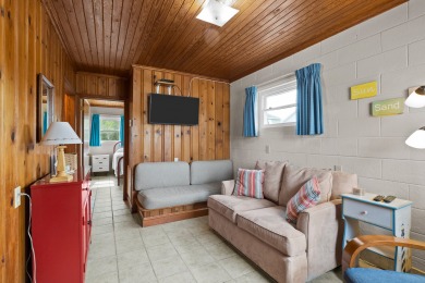 Lake House HOT DEAL! CAN'T STAY A WEEK, 3 NITE'S COZY COTTAGE! SHORT WALK TO BEACH!, , on Atlantic Beach in North Carolina - Lakehouse Vacation Rental - Lake Home for rent on LakeHouseVacations.com