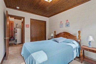 Lake House HOT DEAL! CAN'T STAY A WEEK, 3 NITE'S COZY COTTAGE! SHORT WALK TO BEACH!, , on Atlantic Beach in North Carolina - Lakehouse Vacation Rental - Lake Home for rent on LakeHouseVacations.com