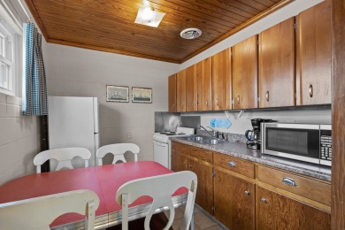Lake House HOT DEAL! CAN'T STAY A WEEK, 3 NITE'S COZY COTTAGE! SHORT WALK TO BEACH!, , on Atlantic Beach in North Carolina - Lakehouse Vacation Rental - Lake Home for rent on LakeHouseVacations.com