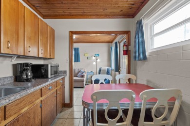 Lake House HOT DEAL! CAN'T STAY A WEEK, 3 NITE'S COZY COTTAGE! SHORT WALK TO BEACH!, , on Atlantic Beach in North Carolina - Lakehouse Vacation Rental - Lake Home for rent on LakeHouseVacations.com