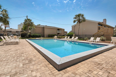 Lake House Chateau La Mer 16e-Pet Friendly! Close to the Beach Seasonal Beach Service!, , on Gulf of Mexico - Destin in Florida - Lakehouse Vacation Rental - Lake Home for rent on LakeHouseVacations.com