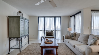 Lake House Fall Dates Available-- Large 3BD 2BA Walk to the Beach, , on Gulf of Mexico - Destin in Florida - Lakehouse Vacation Rental - Lake Home for rent on LakeHouseVacations.com