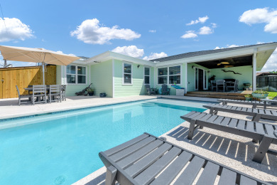 Lake House Comfy Island home with guest cottage, 0.6 miles to beach, Private pool!, , on Gulf of Mexico - Port Aransas in Texas - Lakehouse Vacation Rental - Lake Home for rent on LakeHouseVacations.com