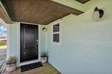 Lake House Comfy Island home with guest cottage, 0.6 miles to beach, Private pool!, , on Gulf of Mexico - Port Aransas in Texas - Lakehouse Vacation Rental - Lake Home for rent on LakeHouseVacations.com