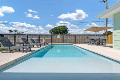 Lake House Comfy Island home with guest cottage, 0.6 miles to beach, Private pool!, , on Gulf of Mexico - Port Aransas in Texas - Lakehouse Vacation Rental - Lake Home for rent on LakeHouseVacations.com