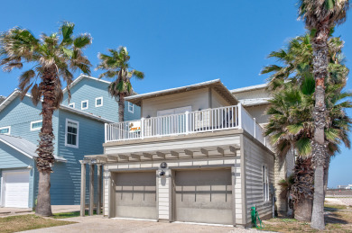 Lake House Beautiful coastal home with beach views, easy walk to the beach!, , on Gulf of Mexico - Port Aransas in Texas - Lakehouse Vacation Rental - Lake Home for rent on LakeHouseVacations.com