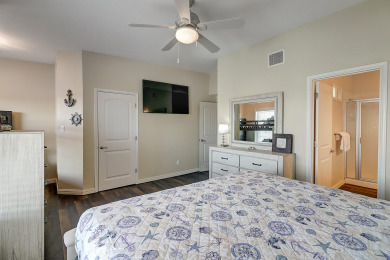 Lake House Chic Port A Retreat, Community pool, Garage access, Golf cart included, , on Gulf of Mexico - Port Aransas in Texas - Lakehouse Vacation Rental - Lake Home for rent on LakeHouseVacations.com