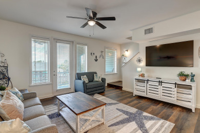 Lake House Chic Port A Retreat, Community pool, Garage access, Golf cart included, , on Gulf of Mexico - Port Aransas in Texas - Lakehouse Vacation Rental - Lake Home for rent on LakeHouseVacations.com
