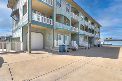 Lake House Chic Port A Retreat, Community pool, Garage access, Golf cart included, , on Gulf of Mexico - Port Aransas in Texas - Lakehouse Vacation Rental - Lake Home for rent on LakeHouseVacations.com