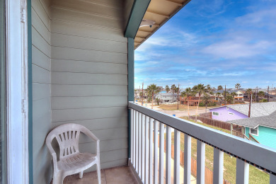 Lake House Chic Port A Retreat, Community pool, Garage access, Golf cart included, , on Gulf of Mexico - Port Aransas in Texas - Lakehouse Vacation Rental - Lake Home for rent on LakeHouseVacations.com