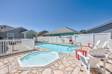 Lake House Just a few blocks from the beach with a community pool. Sleeps 8!, , on Gulf of Mexico - Port Aransas in Texas - Lakehouse Vacation Rental - Lake Home for rent on LakeHouseVacations.com