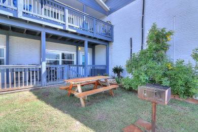 Lake House Beautiful beach condo at Sea Isle Village, community pool and boardwalk!, , on Gulf of Mexico - Port Aransas in Texas - Lakehouse Vacation Rental - Lake Home for rent on LakeHouseVacations.com