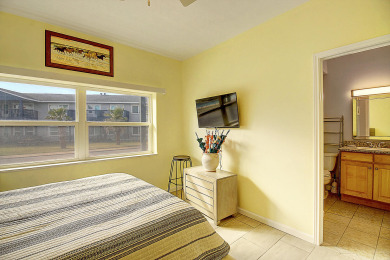 Lake House Pet Friendly, Beachside condo, community pool and beach access, , on Gulf of Mexico - Port Aransas in Texas - Lakehouse Vacation Rental - Lake Home for rent on LakeHouseVacations.com