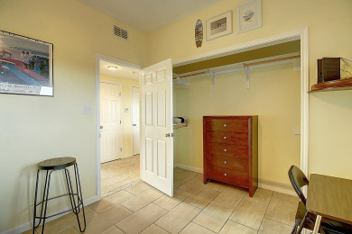 Lake House Pet Friendly, Beachside condo, community pool and beach access, , on Gulf of Mexico - Port Aransas in Texas - Lakehouse Vacation Rental - Lake Home for rent on LakeHouseVacations.com