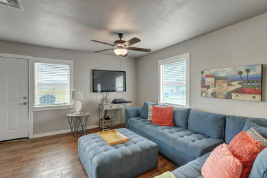 Lake House New Coastal Container Home! Close to the beach, private pool!, , on Gulf of Mexico - Port Aransas in Texas - Lakehouse Vacation Rental - Lake Home for rent on LakeHouseVacations.com