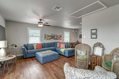 Lake House New Coastal Container Home! Close to the beach, private pool!, , on Gulf of Mexico - Port Aransas in Texas - Lakehouse Vacation Rental - Lake Home for rent on LakeHouseVacations.com