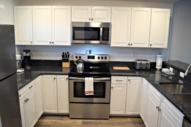 Lake House Emerald Isle 509 by Alicia Hollis Rentals Open Aug 3 FREE TICKETS! $300Day, , on Gulf of Mexico - Fort Walton in Florida - Lakehouse Vacation Rental - Lake Home for rent on LakeHouseVacations.com