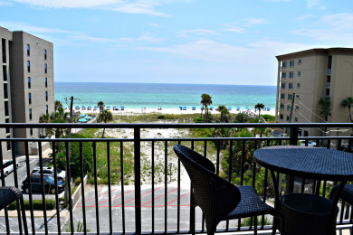 Lake House Emerald Isle 509 by Alicia Hollis Rentals Open Aug 3 FREE TICKETS! $300Day, , on Gulf of Mexico - Fort Walton in Florida - Lakehouse Vacation Rental - Lake Home for rent on LakeHouseVacations.com