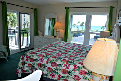 Lake House Emerald Isle 312 by Alicia Hollis Rentals Open Aug 9 FREE TICKETS! $300Day, , on Gulf of Mexico - Fort Walton in Florida - Lakehouse Vacation Rental - Lake Home for rent on LakeHouseVacations.com