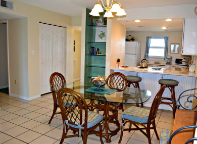 Lake House Emerald Isle 312 by Alicia Hollis Rentals Open Aug 9 FREE TICKETS! $300Day, , on Gulf of Mexico - Fort Walton in Florida - Lakehouse Vacation Rental - Lake Home for rent on LakeHouseVacations.com