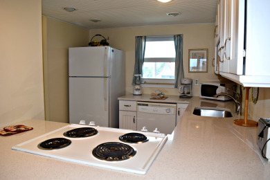Lake House Emerald Isle 312 by Alicia Hollis Rentals Open Aug 9 FREE TICKETS! $300Day, , on Gulf of Mexico - Fort Walton in Florida - Lakehouse Vacation Rental - Lake Home for rent on LakeHouseVacations.com