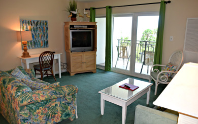 Lake House Emerald Isle 312 by Alicia Hollis Rentals Open Aug 9 FREE TICKETS! $300Day, , on Gulf of Mexico - Fort Walton in Florida - Lakehouse Vacation Rental - Lake Home for rent on LakeHouseVacations.com