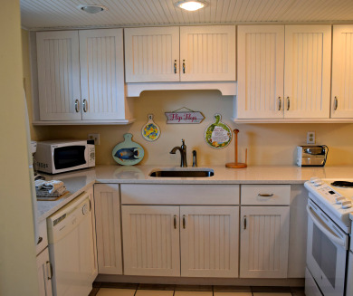 Lake House Emerald Isle 312 by Alicia Hollis Rentals Open Aug 9 FREE TICKETS! $300Day, , on Gulf of Mexico - Fort Walton in Florida - Lakehouse Vacation Rental - Lake Home for rent on LakeHouseVacations.com