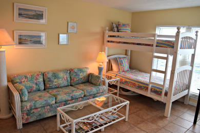 Lake House 404 Emerald Isle by Alicia Hollis Rentals Open Aug 2 FREE TICKETS! $300Day, , on Gulf of Mexico - Fort Walton in Florida - Lakehouse Vacation Rental - Lake Home for rent on LakeHouseVacations.com