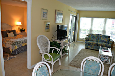 Lake House 404 Emerald Isle by Alicia Hollis Rentals Open Aug 2 FREE TICKETS! $300Day, , on Gulf of Mexico - Fort Walton in Florida - Lakehouse Vacation Rental - Lake Home for rent on LakeHouseVacations.com