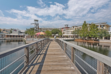 Lake House Market Street Inn 432-434 Right in Baytowne Wharf, wifi, , on Gulf of Mexico - Miramar Beach in Florida - Lakehouse Vacation Rental - Lake Home for rent on LakeHouseVacations.com