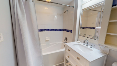 Lake House Market Street Inn 432-434 Right in Baytowne Wharf, wifi, , on Gulf of Mexico - Miramar Beach in Florida - Lakehouse Vacation Rental - Lake Home for rent on LakeHouseVacations.com