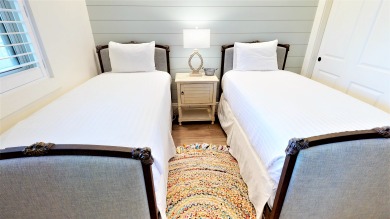 Lake House Beach Manor 1004 - fully renovated beachfront condo, , on Gulf of Mexico - Miramar Beach in Florida - Lakehouse Vacation Rental - Lake Home for rent on LakeHouseVacations.com