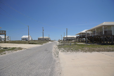 Lake House Sandpiper-Pet Friendly-Steps away from the beach-Signature Properties, , on Gulf of Mexico - Fort Morgan in Alabama - Lakehouse Vacation Rental - Lake Home for rent on LakeHouseVacations.com