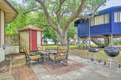 Lake House Matry's A Charming Beach Cottage Short Walk to the Beach , , on Atlantic Ocean - Surfside Beach in South Carolina - Lakehouse Vacation Rental - Lake Home for rent on LakeHouseVacations.com
