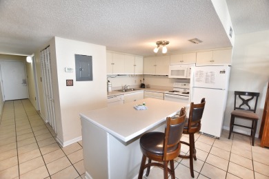 Lake House Oceanfront 3bed2.5bath-Water's Edge Resort-412 IndoorOutdoor Pool & Hot Tub, , on Atlantic Ocean - Garden City Beach in South Carolina - Lakehouse Vacation Rental - Lake Home for rent on LakeHouseVacations.com