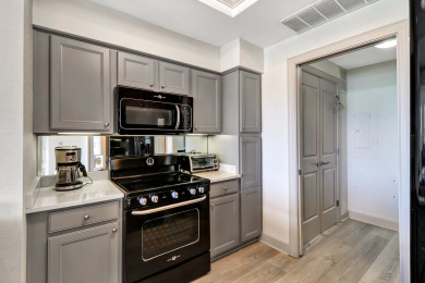 Lake House Harbourfront 2 Bedroom villa steps away from shops and dining in Shelter Cove, , on Atlantic Ocean - Hilton Head Island in South Carolina - Lakehouse Vacation Rental - Lake Home for rent on LakeHouseVacations.com